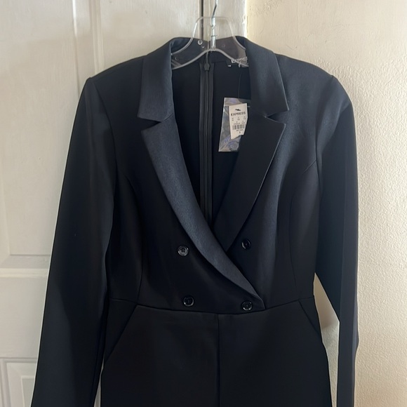 Express Black Long Sleeve Double Breasted Blazer Shorts
Romper Small NWT - Picture 4 of 11